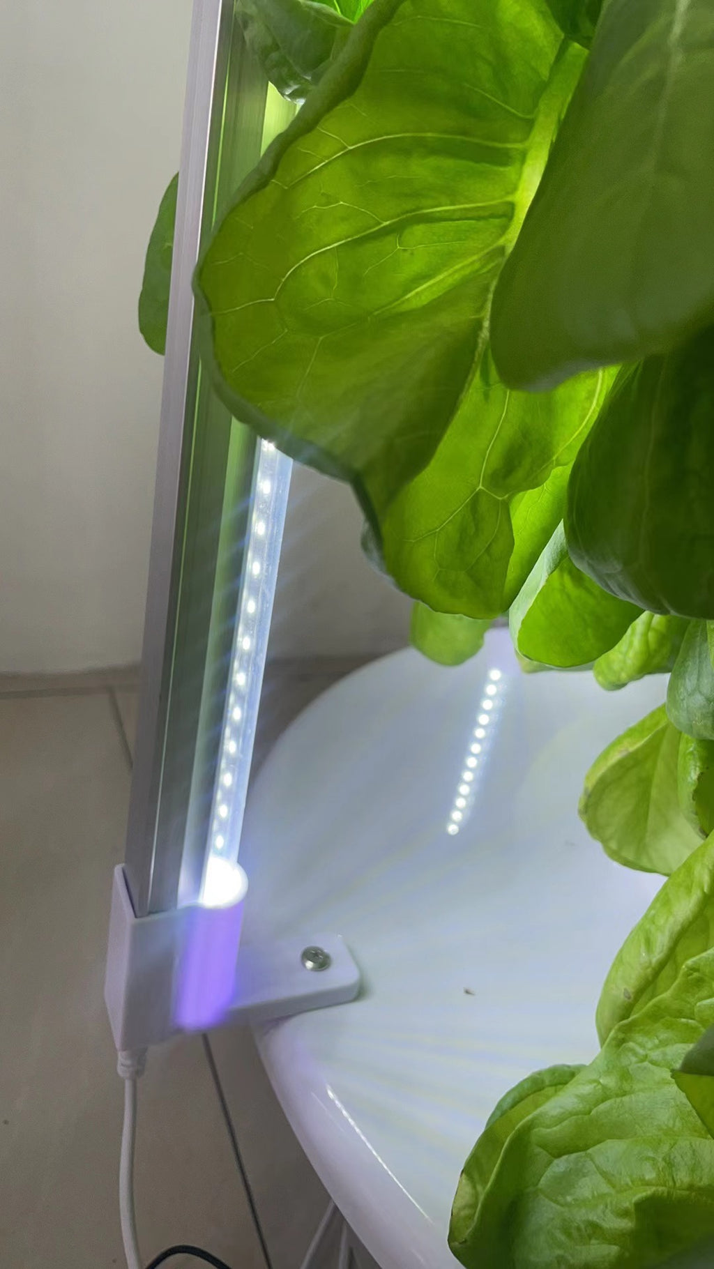 Titan Tower with LED Lights - 9 Floor With Light Hydroponic Greenhouse Vertical Aeroponics Towers Garden Growing Systems Multilayer Vertical Aeroponics Tower